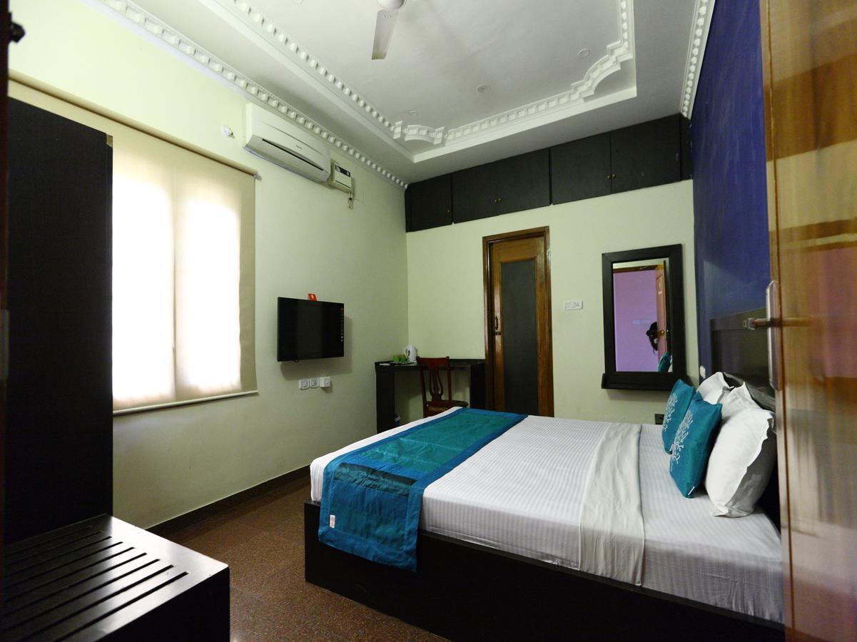 Bed and Breakfast Oyo 7355 Covinille Мадурай Екстер'єр фото